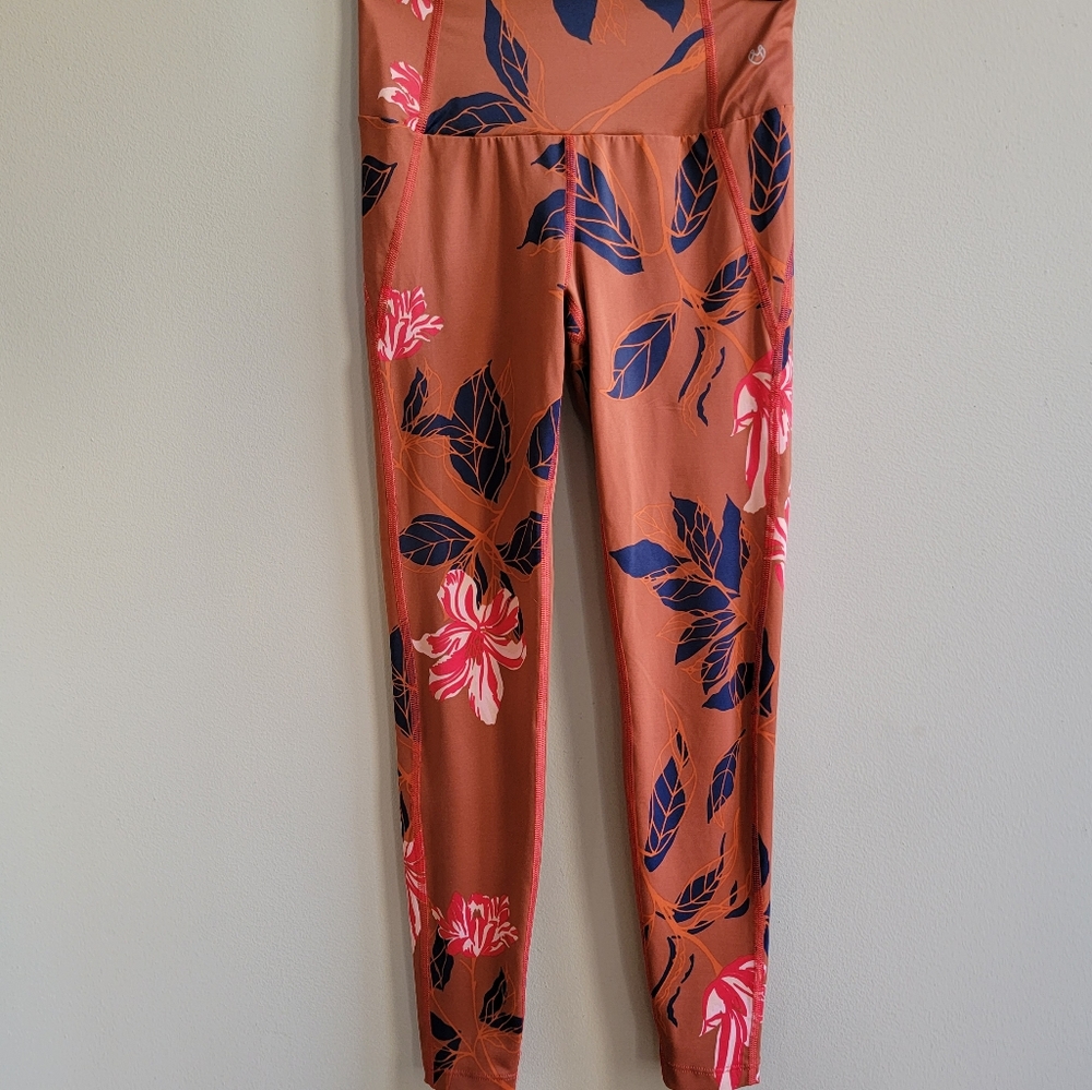NWOT Maaji Floral Leggings Size S